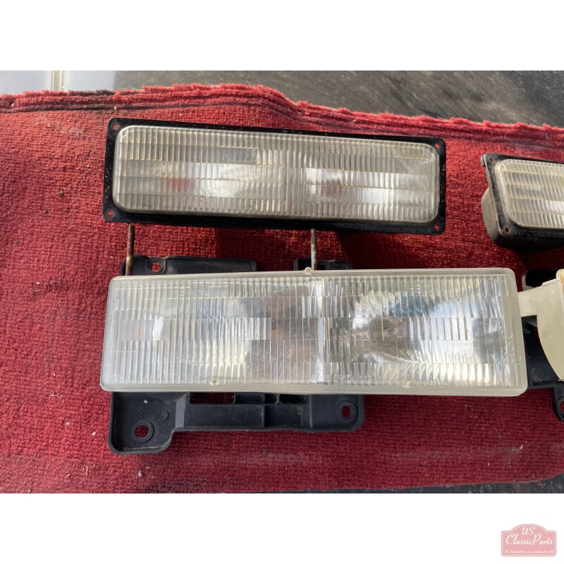 Rapido Car Parts Fog Light Assembly – Fits 1988-1997 Chevy C/K 1500, 2500, 3500, S10 – OE 16502945